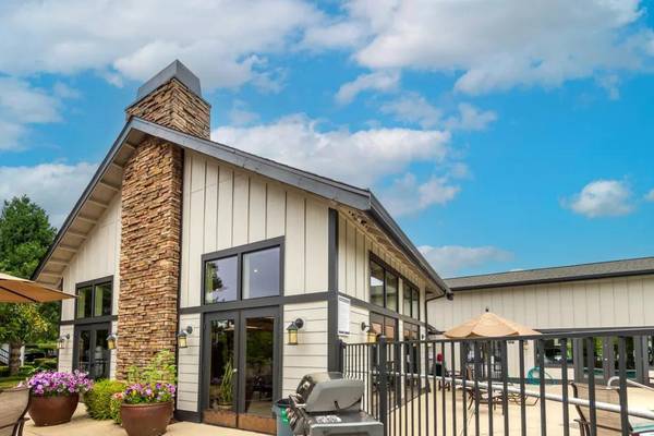 $2,603 / 3br - 1150ft2 - His & Her Closets, 24-hour Fitness Center w/ Free Weights (Lakeland Hills)63934420025091124
