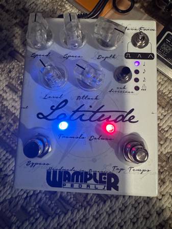 Guitar effect Wampler latitude tremolo pedal 1