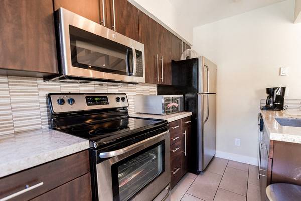 $1,730 / 1 hab - 700 pies² - Ubicado en Kent, chimenea de leña, 1 hab (25102 62nd Avenue South, Kent, WA)63814636107521121