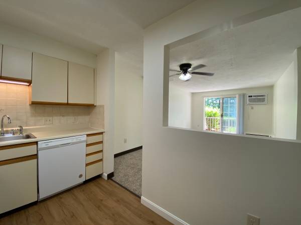 $1,712 / 1br - 667ft2 - Location, Community, Quality Living. It Starts at ParkView Hills! (385 Huse Road, Manchester, NH)63931519948290124
