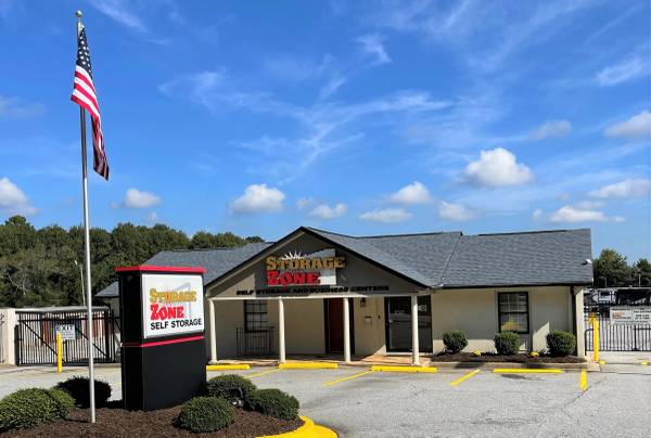 $80 / 150ft2 - Fall Sale on Self Storage 10x15 $80 month (Greenville)63783834215811121