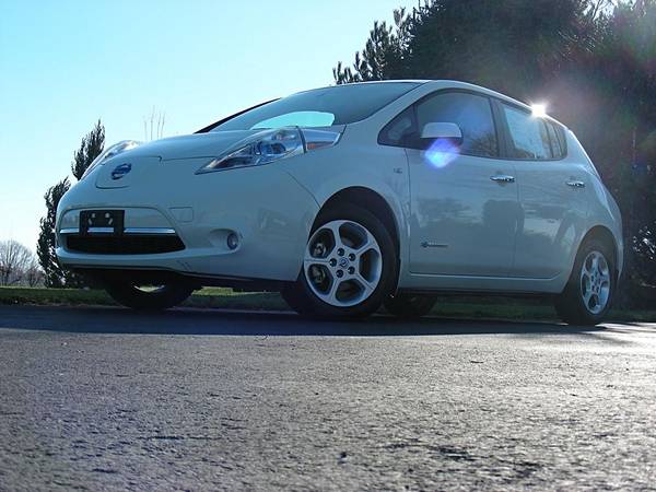 2011 Nissan  Leaf 4dr HB SL-e 1