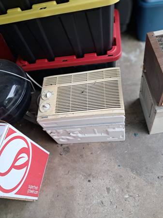 Kenmore 580.73053200 A/C Unit. 1