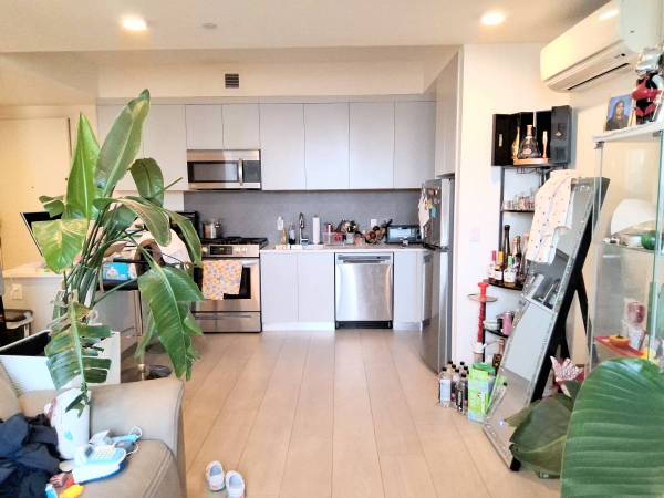 * SUPER SUNNY 🌞 FLOOR TO CEILING WINDOWS * HUGE ROOMS * SS APPLIANCES 1