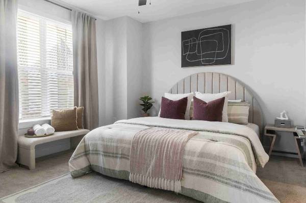 $2800.00 / 2br - 1170ft2 - 2bd 2ba King Queen laundry wifi Safe Prime Furnished Corporate Rental63801834639875121