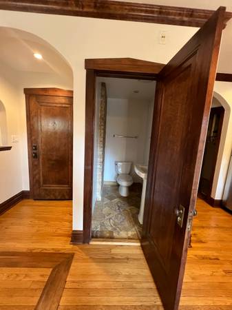 $1,950 / 1br - Gorgeous 900+ sq ft 1 bed 1.5 - Laundry in Unit, Ac, Balcony (Horner Park/ Irving Park)63898472887171124