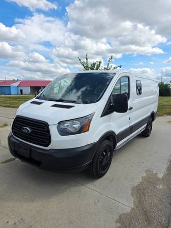 2017 Ford Transit 250 - Photo 2
