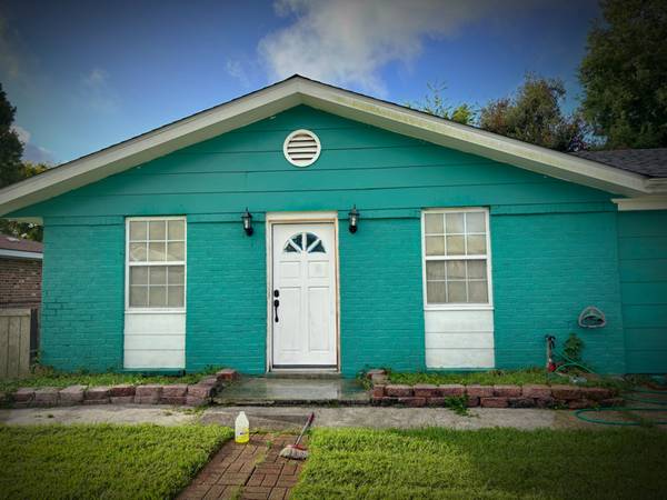 Charming 3 Bed, 1 Bath Single  Family Home 1