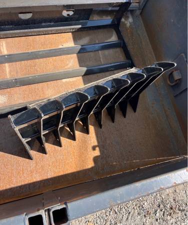 Mini skid steer root rake 1