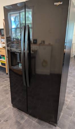 Black side by side refrigerator 1