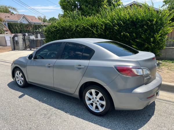 ******* 2013 Mazda 3 sport edition de familia ******* - $4,500 (El monte)63624504289155121