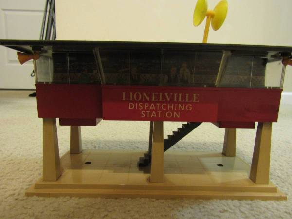 Postwar Lionel 465 Sound Dispatching Station 1