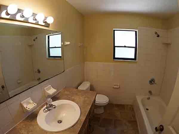 $625 / 2br - Two bedroom one bath wood-frame home (Gainesville, FL)63822863893763123