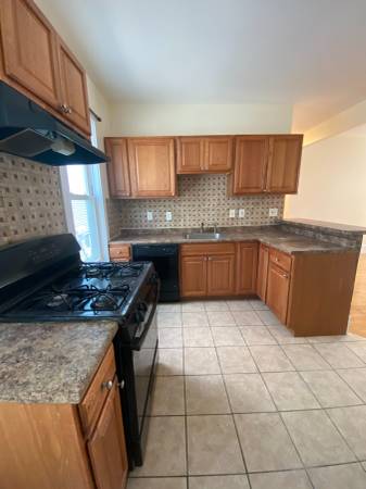 $3,400 / 3br - Spacious Dorchester 3 Bed For $3,400 AVAIL 11/1/25 (Dorchester)64146857772291120