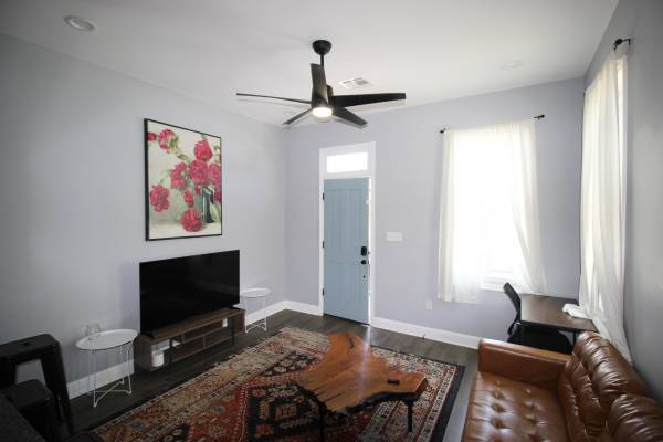 $1,900 / 2br - 900ft2 - 1225 Clouet St - Beautiful, New 2/2 Lower Duplex With Flexible Leases63903420442370122