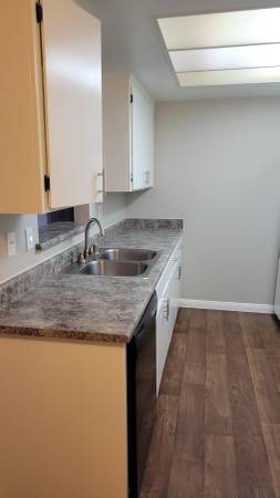 $2,170 / 1br - 800ft2 - 1+1 with a detach garage!!! $2170 (Vista)63841345911683122