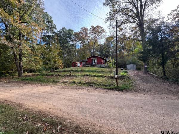 $45,000 / 2br - 1625ft2 - 286 Impala street Ore City Texas for sale with 7 lots of land $45,000 (Ore City)64037560246659120