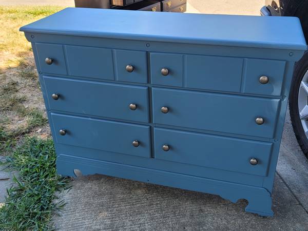 Lightweight 6 drawer real wood dresser 1
