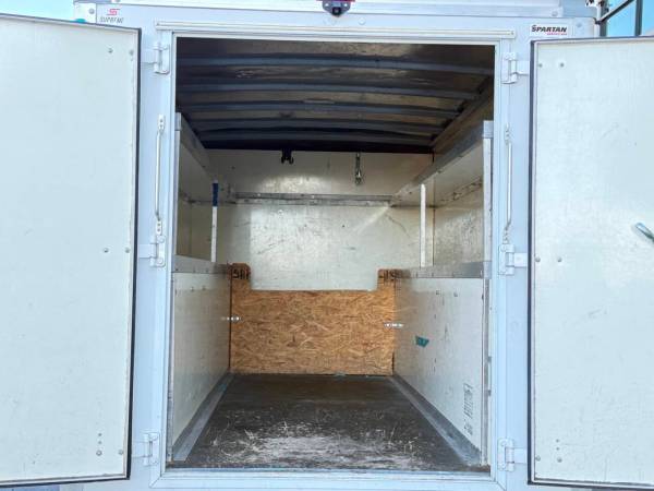 2018 Chevrolet Express Chevy 3500 - Photo 11