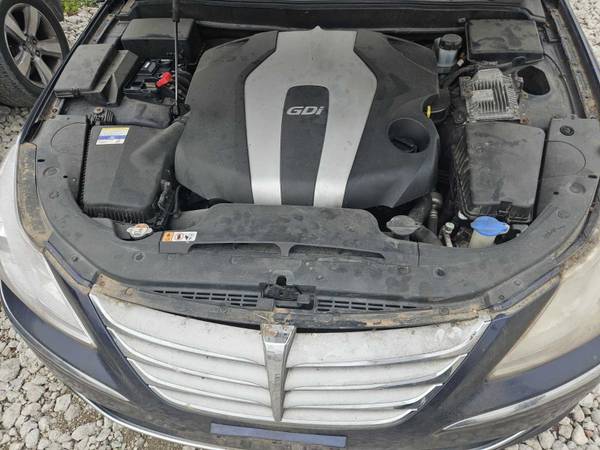 Hyundai Genesis 2013 - $2,995 (Gary)63616785907203124