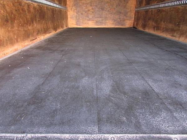 2013 Isuzu NPR 16 FT - Photo 14