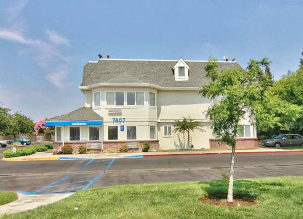 $450 / 1br - NEW WEEK LONG RATE > Free: WiFi, Cable TV, Local Calls, Pool/Hot Tub (Sacramento South & Elk Grove)63790665380739124