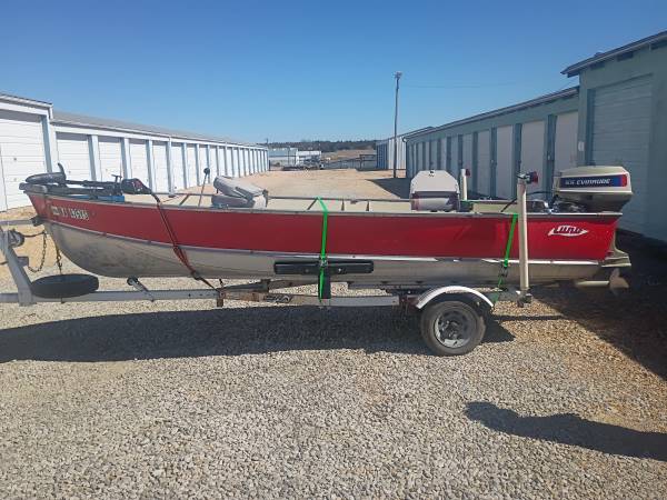 16ft LUND Boat 1