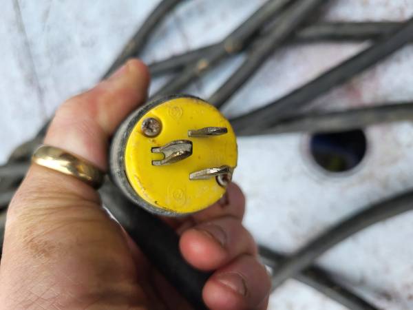 10 gauge Cords - $1,11163470634467969122