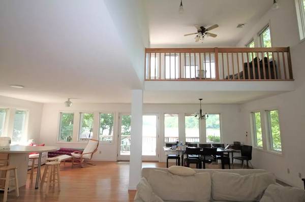 $2,900 / 2br - Waterfront 2BR + Office w/ Deck & Lake Access (Mahopac)64035736037378121