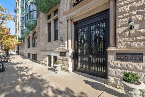 $2,400 / 1br - 746ft2 - Boutique Condo 1Br/1Bth/Den At Barnes Mansion (Boston)63655220282753121