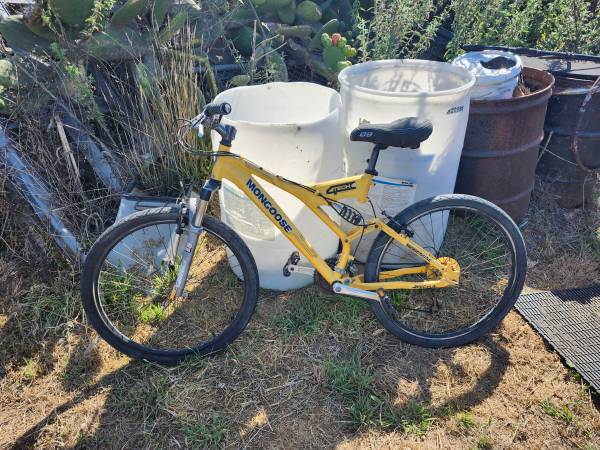 Nice Full Suspension Mongoose 26" Bicycle 1