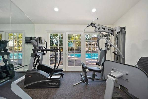 Captivating 1 BR-Laundry Facility, Resident Clubhouse, Picnic Areas 1