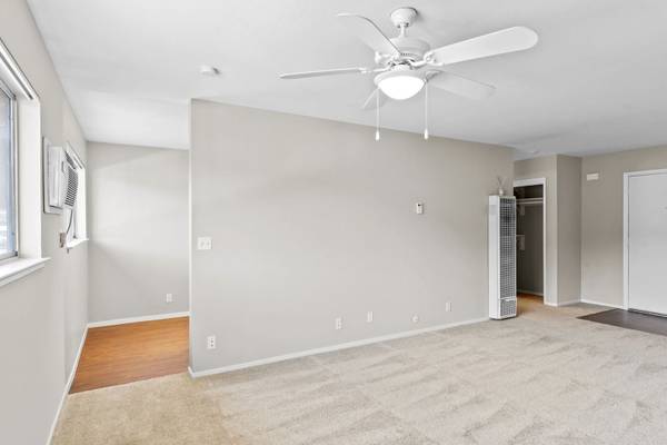 $2,595 / 516ft2 - Near Shops & Entertainment! (mountain view)63880134746497120