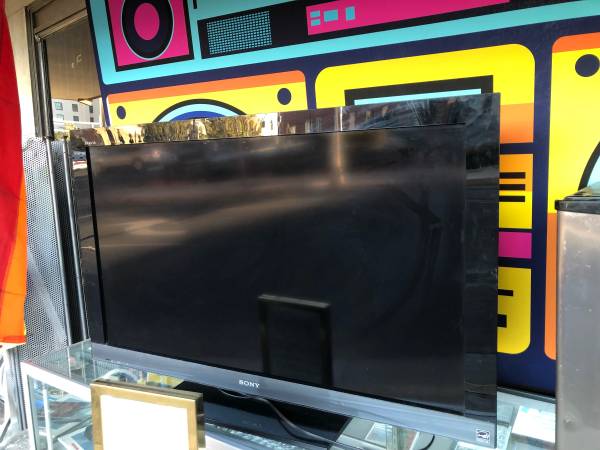 40” TV 1