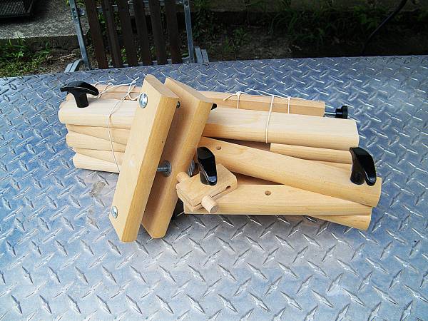 Gripit Frame HOLDER Needlework 1