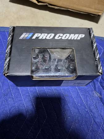 Brand new BLACK lug nuts and tool 1