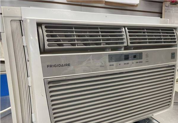 Frigidaire + Air Conditioner + 12,000 BTU + Remote 1