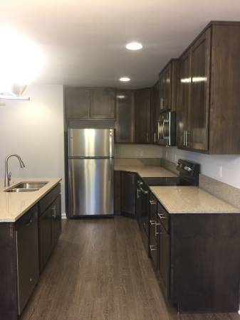 $2,395 / 3br - 1504ft2 - Townhouse nuevo en SE, 3 dormitorios, 2 1/2 baños, garaje, calefacción de gas, patio63839291734659123