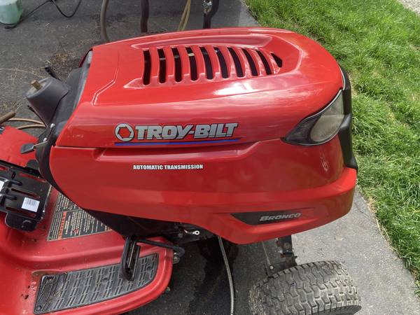 TROYBILT "BRONCO"LAWN TRACTOR*** PARTS ONLY*** 1