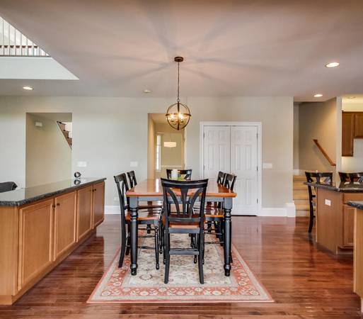 Kitchen 7 Pc Maple Table & Chairs Set 1