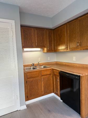 $1125.00 / 2br - 948ft2 - AVAILABLE TODAY!!! ASK ABOUT MOVE-IN SPECIAL(S)63851970577153120