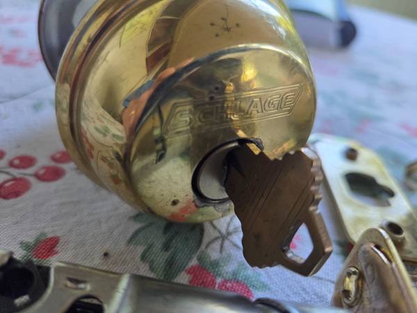 (2) Schlage deadbolts single cylander 1
