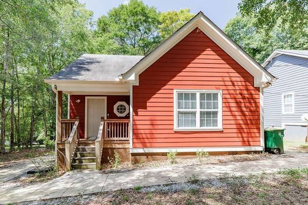 $940 / 3br - Spacious 3-bedroom, 3-bath home is located near downtown (Athens, GA)63825472624771120