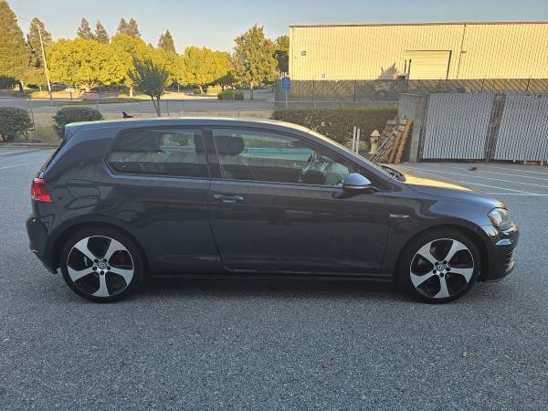 2015 Volkswagen GTI  Hatchback - $7,900 (campbell)63617120758403124