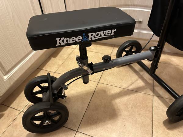 Knee Rover- brand new no use at all!!! clean 1