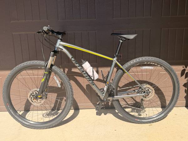 Specialized Rockhopper Expert Large Mountain Bike 29er MTB 1
