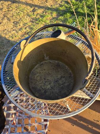 Jam pot/cauldron 1
