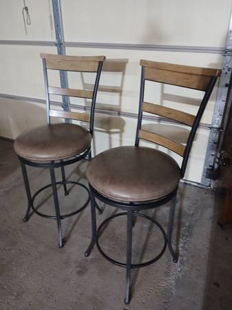 Metal Barstools with Cushion 1