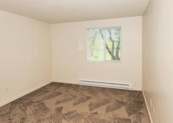 $1,345 / 1br - AHORRA $500 + Mercados de Agricultores Cercanos + Algunos Totalmente Remodelados (Tigard)63831396484867123