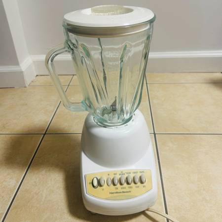 Hamilton Beach Glass blender 1